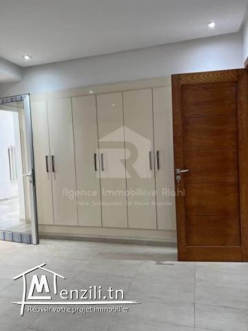 A LOUER (Annuelle) un appartement S3 non meublé situé à Hammem Sousse