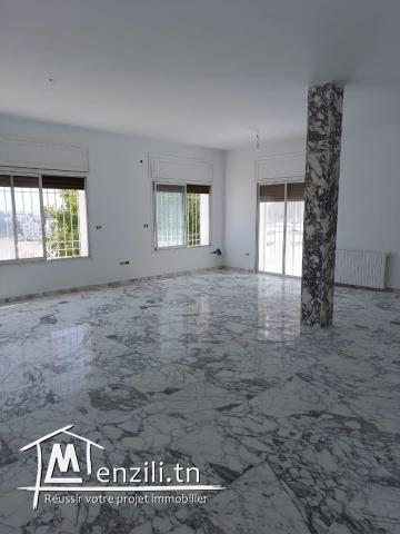 À louer villa à Manar 1 à côté de l'école Hannibal