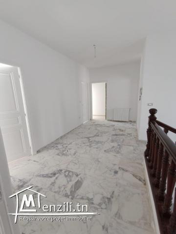 À louer villa à Manar 1 à côté de l'école Hannibal