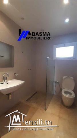 Un penthouse s+3 à vendre située à khzema zone touristique