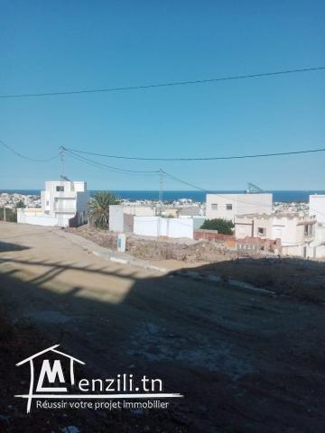 terrain belle de 208 m2  vu sur mer  sis a ain mariem