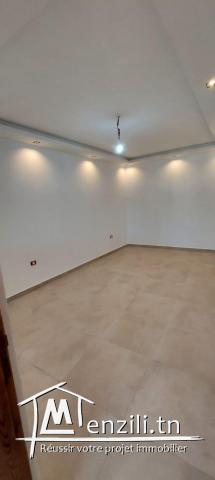 appartement a louer a 2 étage sis corniche Bizerte .