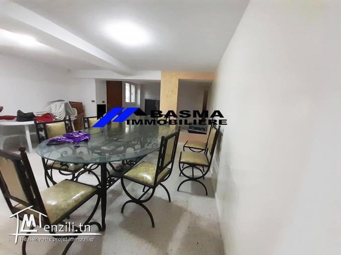 Une villa indépendante s+7 à vendre située à chatt mariem