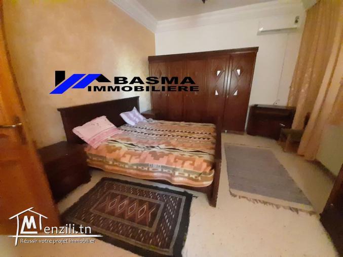 Une villa indépendante s+7 à vendre située à chatt mariem