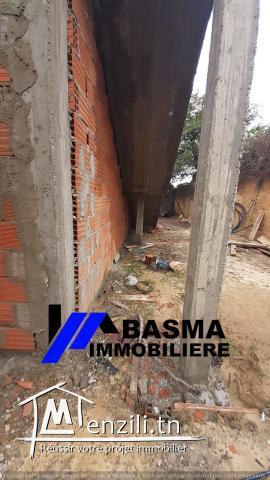 Une maison de compagne inachevée à vendre située à kalaa kbira
