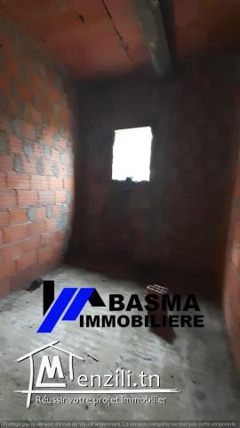 Une maison de compagne inachevée à vendre située à kalaa kbira