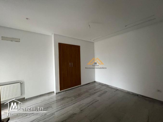 A vendre appartement S+2 à Sahloul 4