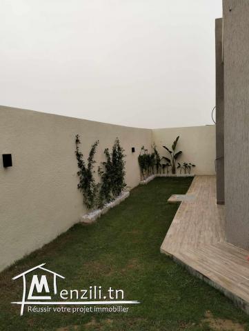 Une belle villa haut standing avec piscine à VENDRE