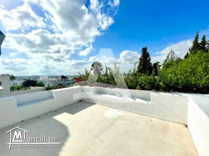 Etage de villa avec terrasse à Gammarth