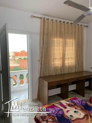 للبيع عقار بمنزل تميم