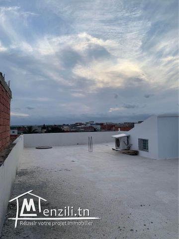 للبيع عقار بمنزل تميم