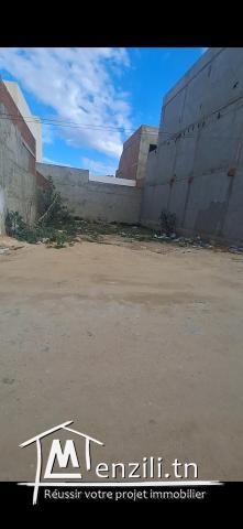 أرض للبيع في حي عقبة القيروان
