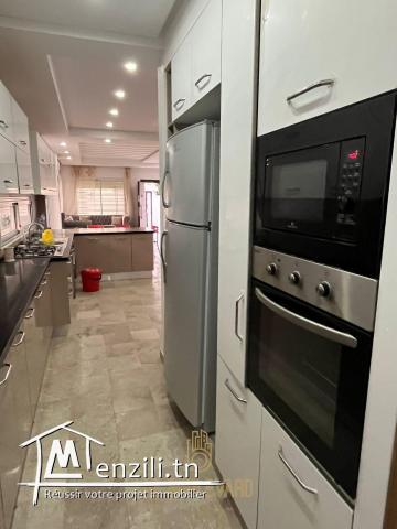 A louer villa S+4 avec piscine à Hammamet Nord