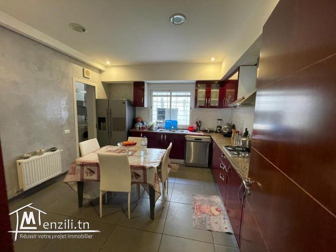 A vendre un appartement S+3 à Ennasr 2