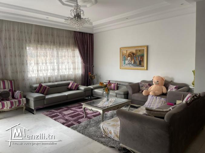 A vendre un appartement S+3 à Ennasr 2