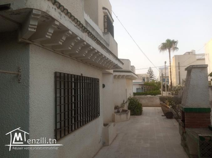 Une villa S+5 à Korba plage