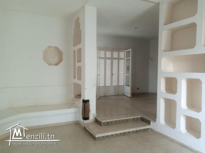 Une villa S+5 à Korba plage