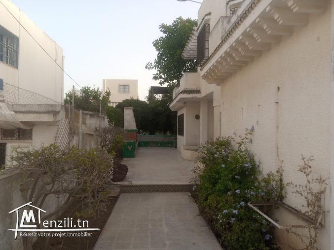 Une villa S+5 à Korba plage