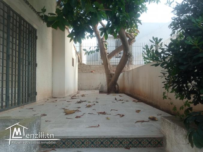 Une villa S+5 à Korba plage