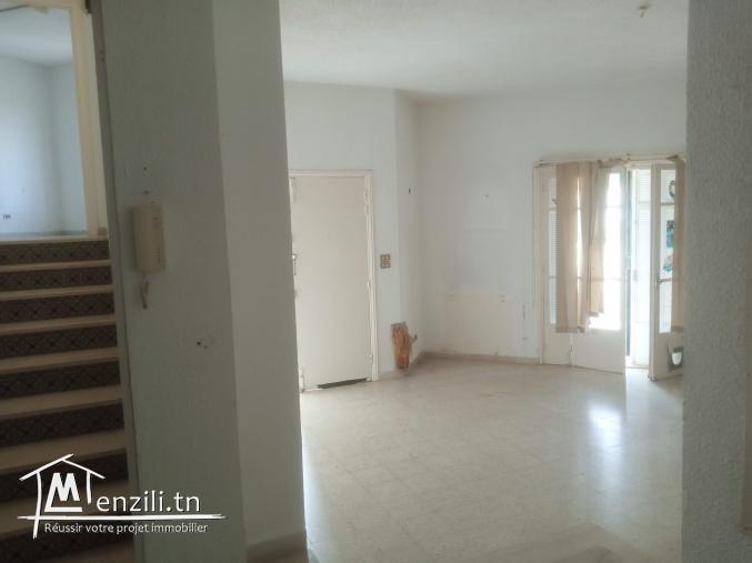 Une villa S+5 à Korba plage