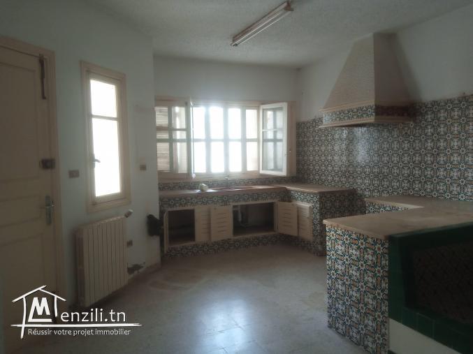 Une villa S+5 à Korba plage