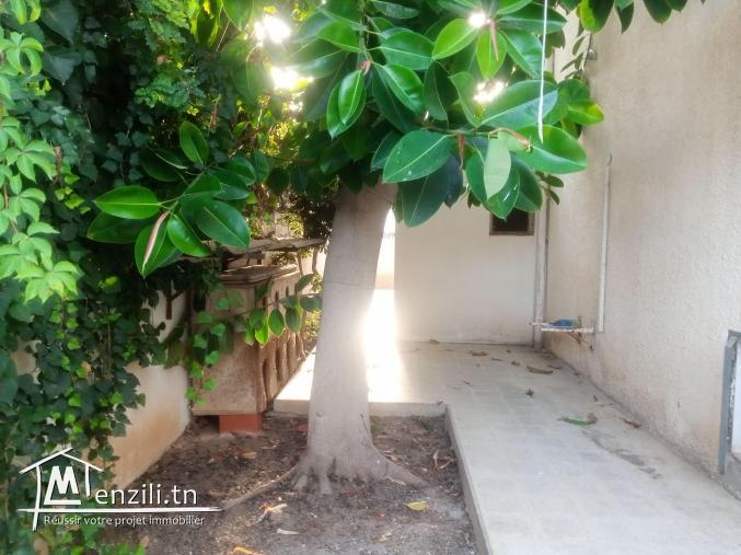 Une villa S+5 à Korba plage