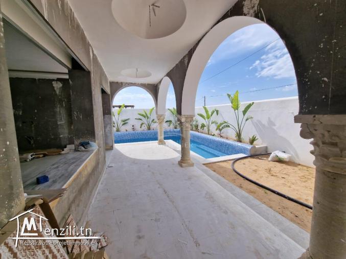 Charmante villa avec piscine encours de finition à vendre 51355351