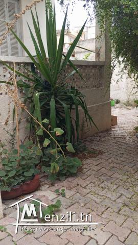 A vendre: Maison avec jardin a Manouba