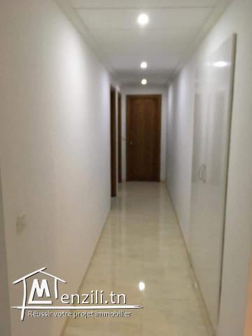 Villa de luxe quartier chic situer à Manouba cité el yosr station metro slimane kahia