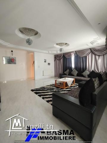 Un étage de villa s+4 à vendre située à chatt mariem