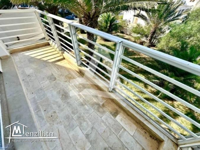 Location d'un duplex meublé à Gammarth