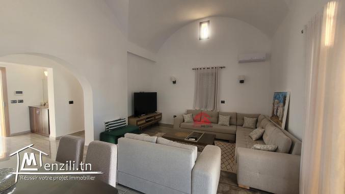 GRANDE MAISON SUR MEZRAYA DJERBA ZA - RÉF V693