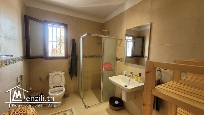 GRANDE MAISON SUR MEZRAYA DJERBA ZA - RÉF V693