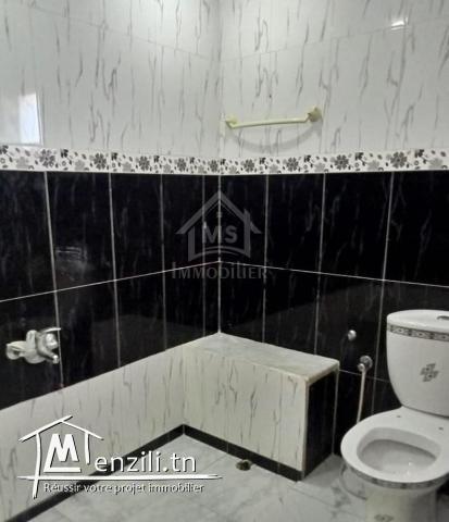 Maison avec étage inachevé et garage à Hammamet Sud à vendre 51355351