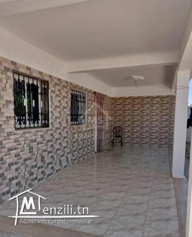 Maison avec étage inachevé et garage à Hammamet Sud à vendre 51355351