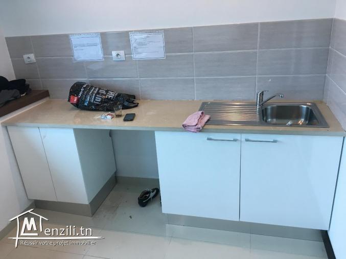 A louer un espace à usage du bureau 230m² , LAC 3