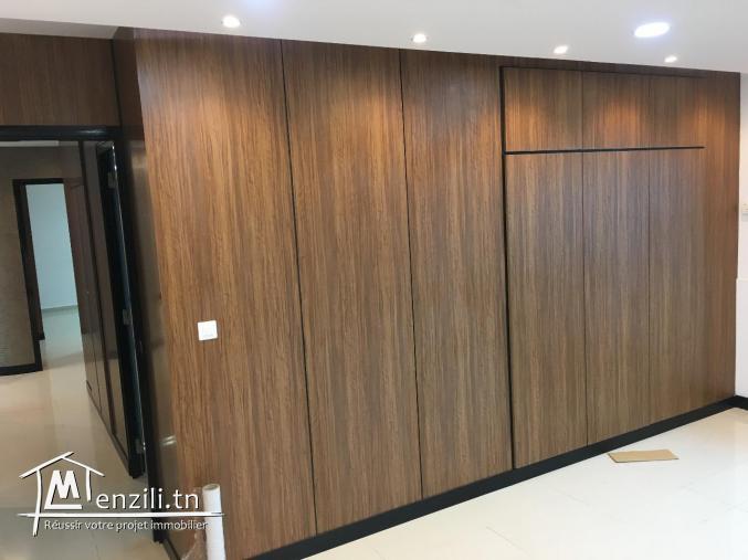 A louer un espace à usage du bureau 230m² , LAC 3