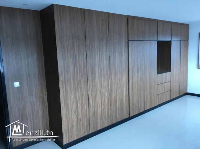 A louer un espace à usage du bureau 230m² , LAC 3