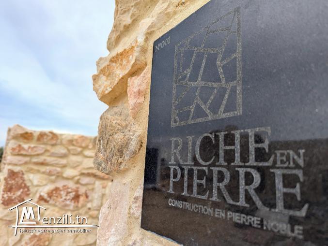 Villa 2 Piscines Ultra-Luxe Riche En Pierre