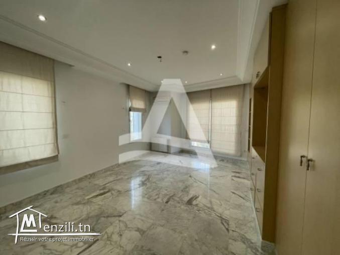 Location d'une villa de type S5 à Gammarth