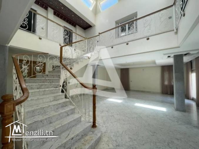 Location d'une villa de type S5 à Gammarth