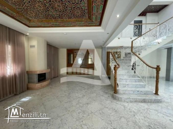 Location d'une villa de type S5 à Gammarth