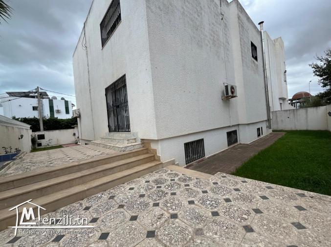 un cabinet médical à la marsa réf13a