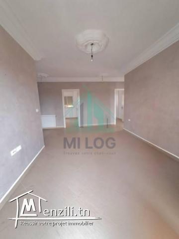 Un Hall3 de  115 m² à Zahra