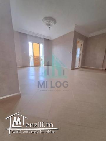 Un Hall3 de  115 m² à Zahra