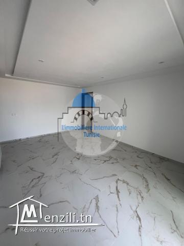A vendre une Superbe S2 d’une superficie 108m² situé à Sahloul.