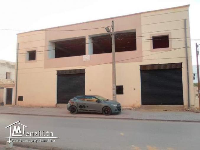 Local commercial de 300 m2 a louer
