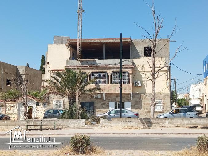 للبيع 2 طوابق للسكنى أو تجارة