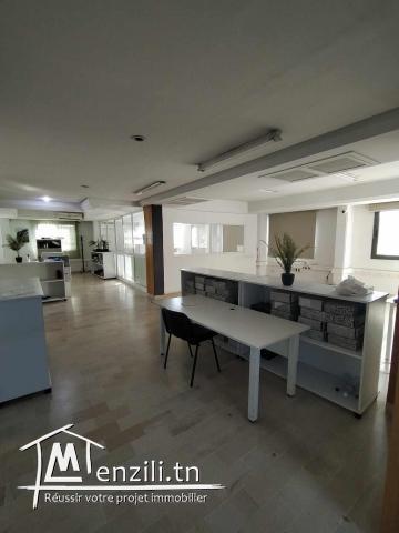 Deux étages bureautique a louer à Alain savary