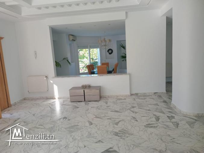 A vendre une villa s6 à gammarth